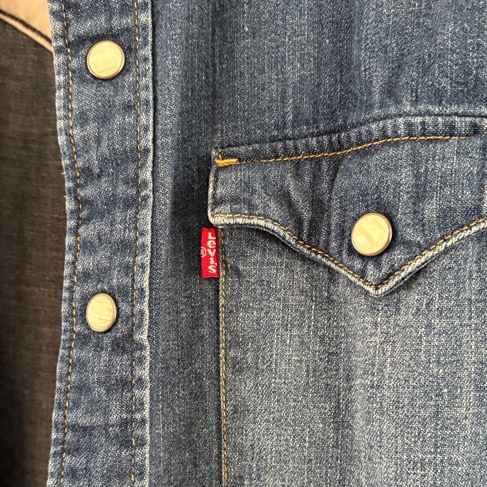 Levi's Dark Blue Denim Shirt - Picture 3 of 6